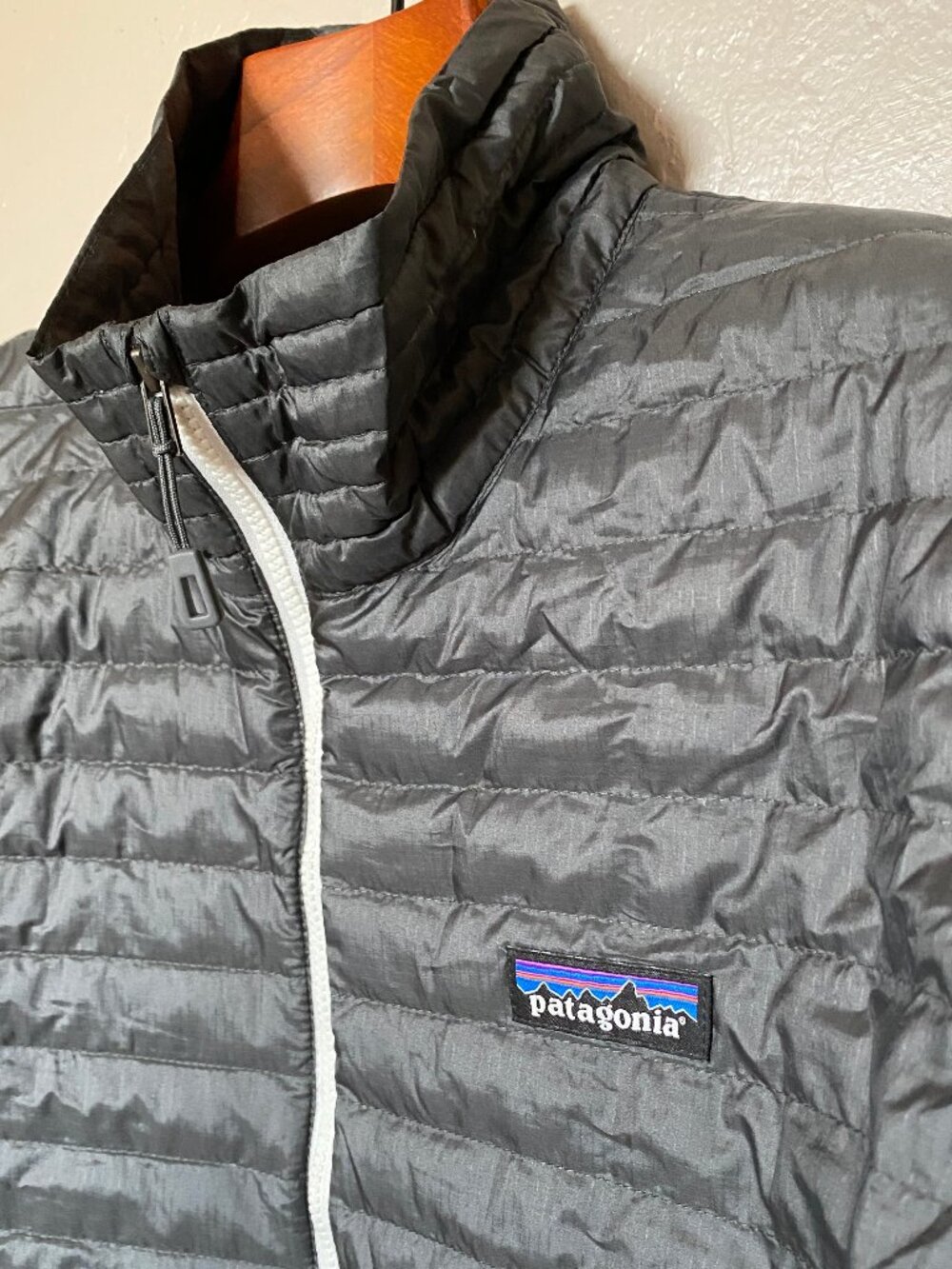 Patagonia Mens S Nano Puff Full Zip Jacket - Rare Grey / White Zipper - Like New